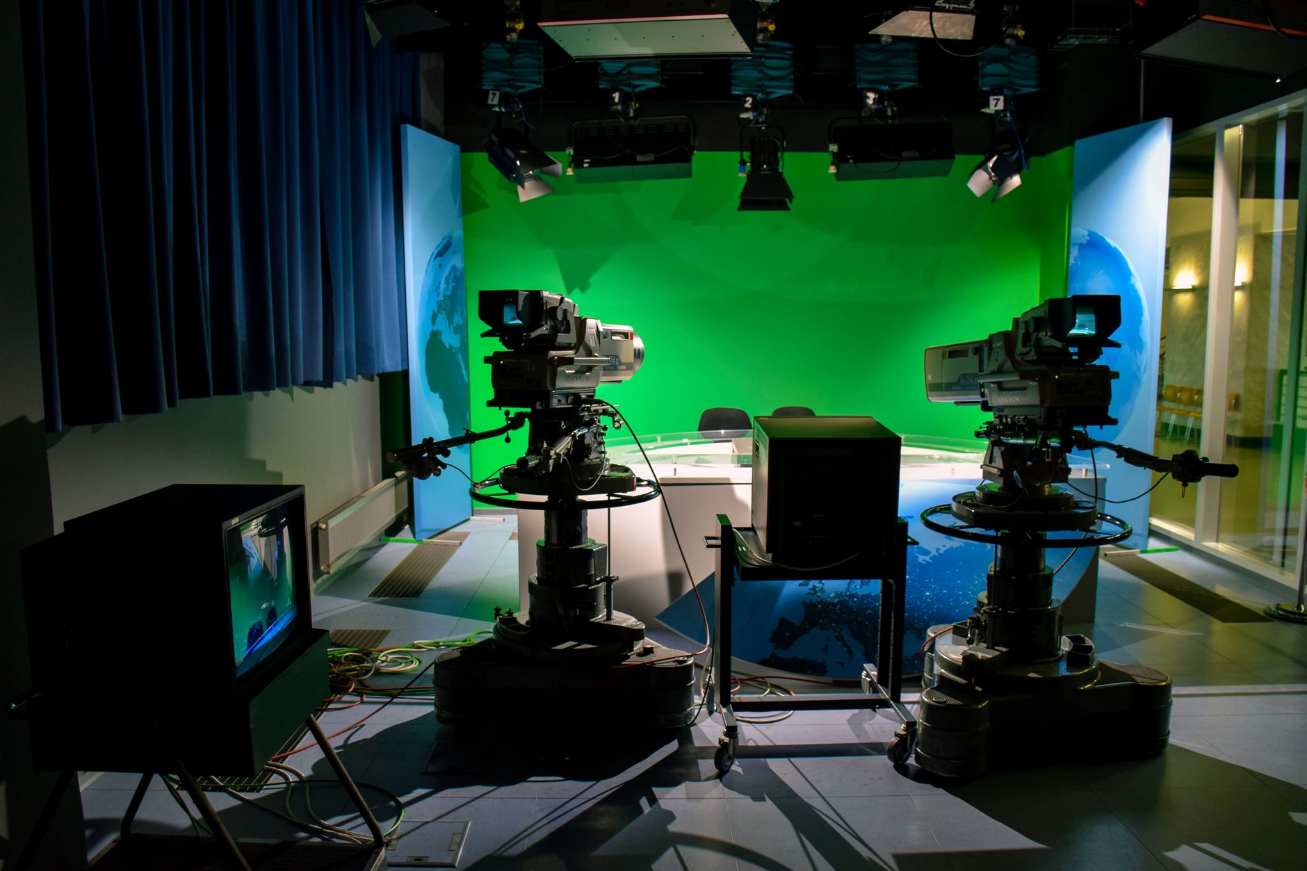 High quality broadcast studio lights ceiling rig